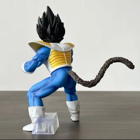 New Anime Dragon Ball Z Vegeta with Artificial Moon PVC Action Figure 17CM - Picture 3 of 4